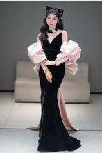 Load image into Gallery viewer, Cat Black Niche Fishtail Evening Gown