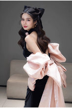 Load image into Gallery viewer, Cat Black Niche Fishtail Evening Gown