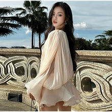 Load image into Gallery viewer, Beach Robe Lady