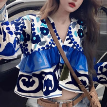 Load image into Gallery viewer, Loose Fit Long Sleeve T-shirt