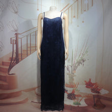 Load image into Gallery viewer, Fashion Two-Piece Pair with lace lingerie