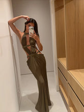 Load image into Gallery viewer, Hollow Out Sequin Halter Dress