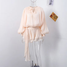 Load image into Gallery viewer, Beach Robe Lady
