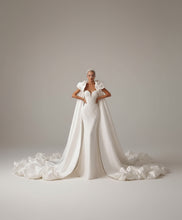 Load image into Gallery viewer, Cape Beading Embroidery Trumpet Bridal Gowns