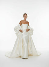 Load image into Gallery viewer, Taffeta Volume Wedding Jacket