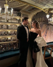 Load image into Gallery viewer, Overskirts Cape