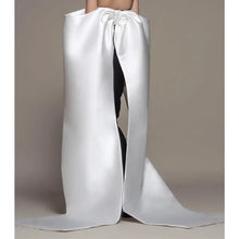 Load image into Gallery viewer, Satin Detachable Oversize Bow Train