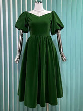 Load image into Gallery viewer, Slim Black Vintage Midi Dress
