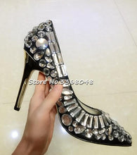 Load image into Gallery viewer, Crystal Embellished Pumps