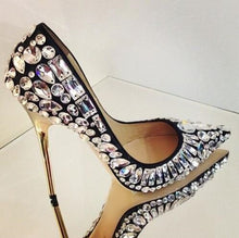 Load image into Gallery viewer, Crystal Embellished Pumps