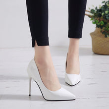 Load image into Gallery viewer, Pointed Toe Pumps Patent Leather