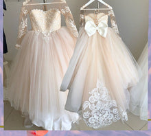 Load image into Gallery viewer, Lace Tulle Flower