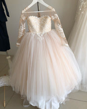 Load image into Gallery viewer, Lace Tulle Flower