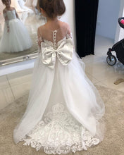 Load image into Gallery viewer, Lace Tulle Flower