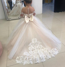 Load image into Gallery viewer, Lace Tulle Flower