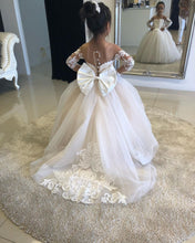 Load image into Gallery viewer, Lace Tulle Flower
