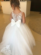 Load image into Gallery viewer, Lace Tulle Flower