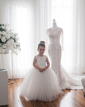 Load image into Gallery viewer, Lace Tulle Flower