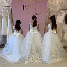 Load image into Gallery viewer, Lace Tulle Flower